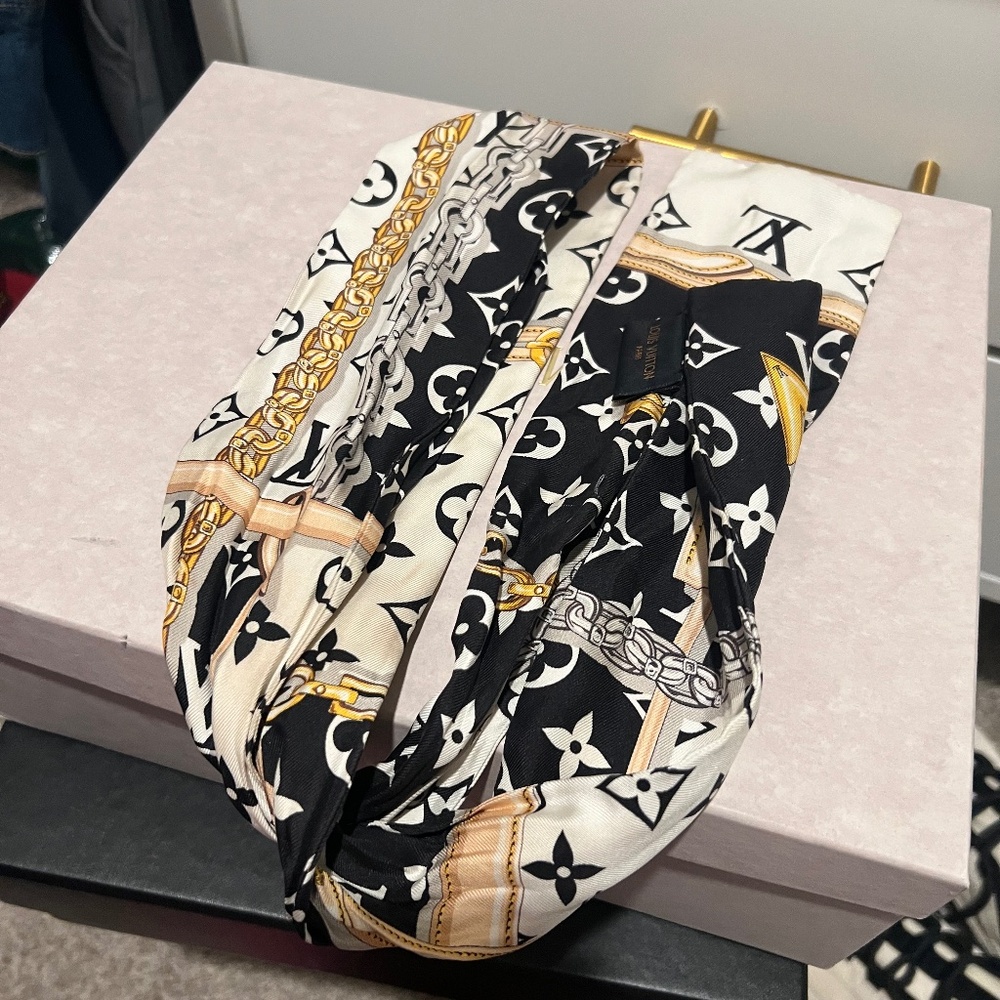 Louis Vuitton Monogram Confidential Bandeau
